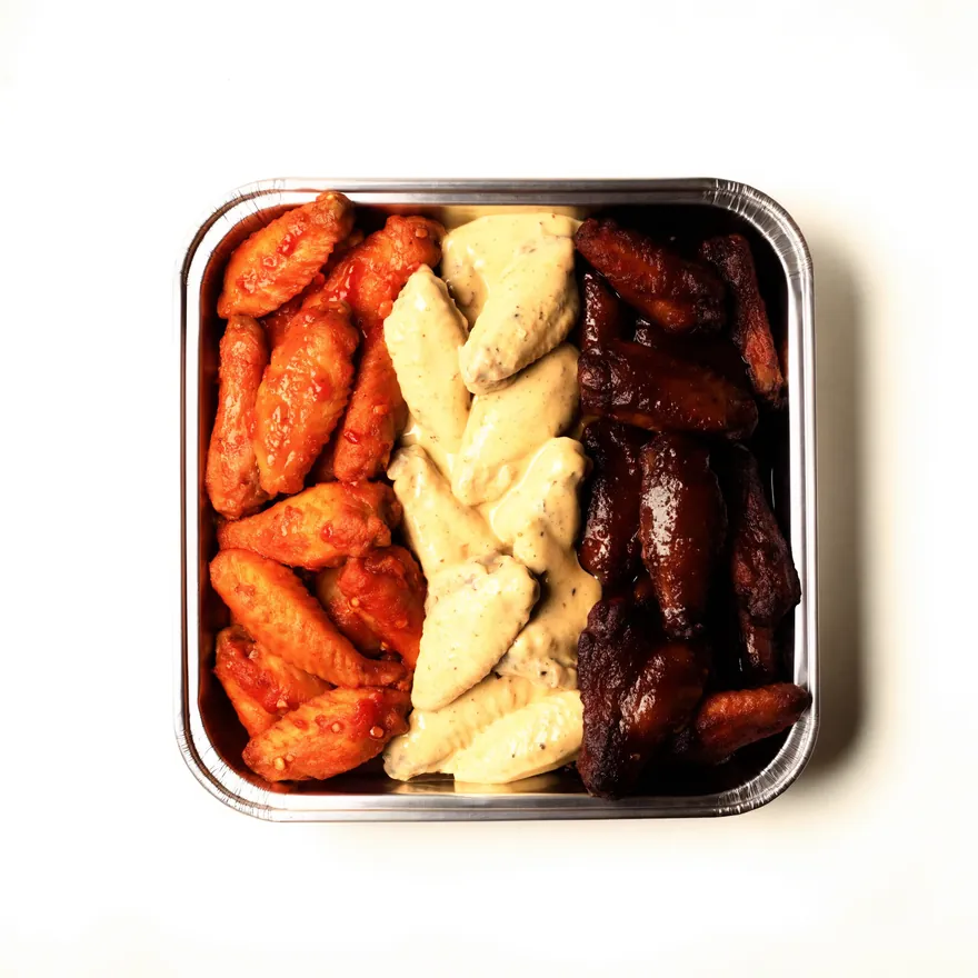 A catering tray of wings
